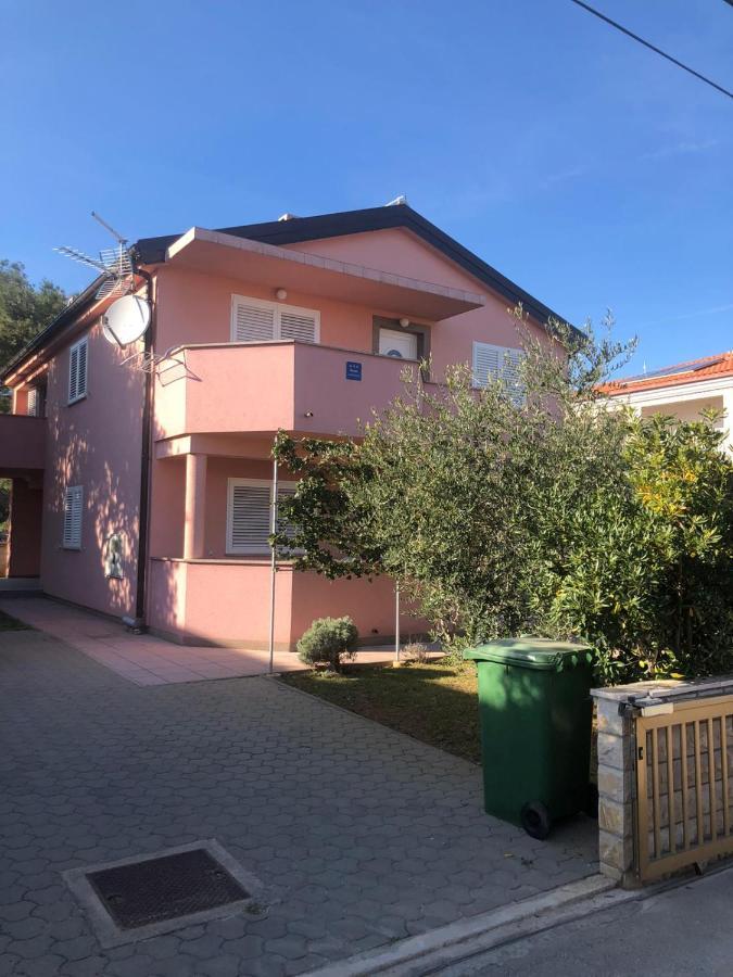 Apartment Milka Vir Buitenkant foto